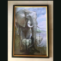 Hiasan dinding Cetak Gambar Gajah dan anaknya plus bingke ukuran45X65cm