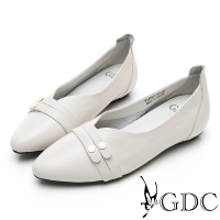 【GDC】尖頭素面歐美質感小圓釦上班V型剪裁平底包鞋-米色(914757)