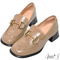 【Ann’S】學院風-軟漆皮金釦方頭低跟樂福鞋4cm-版型偏小(杏)
