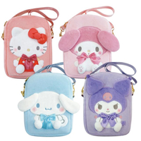小禮堂 Sanrio 三麗鷗 絨毛造型窗口斜背包 (蝴蝶結坐姿款) Kitty 酷洛米 大耳狗