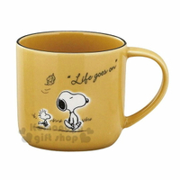 小禮堂 史努比 日製寬口陶瓷馬克杯《棕黃.走路》茶杯.咖啡杯.YAMAKA陶瓷