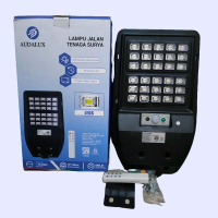 lampu  jalanan tenaga surya 50 watt audalux Solar jalan