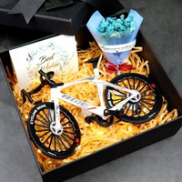 全城熱賣 - 公路騎行自行車合金模型單車車模收藏擺件創意手辦送朋友騎友禮物白色-1:8公路自行車+燈光禮盒套裝