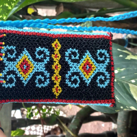 Tas hp manik selempang khas kalimantan