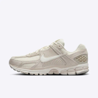 【NIKE 耐吉】Zoom Vomero 5 男 休閒鞋 運動 復古 慢跑 緩震 透氣 奶茶(HF1553-100)