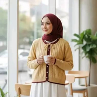 Anaya Cardy rajut motif Cable Variasi tali atasan wanita rajut cream muda