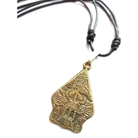 KALUNG TALI HITAM LIONTIN WAYANG PRAI DAN WANITA