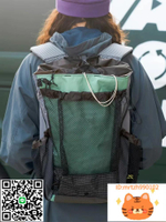 專業戶外包徒步登山包輕量化爬山露營旅行休閑 25L輕便雙肩包背包-時尚精品