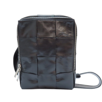 【二手名牌BRAND OFF】BOTTEGA VENETA BV 寶緹嘉 黑色 編織羊皮 胸包 腰包