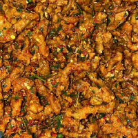 Keripik USUS CRISPY PEDAS DAUN JERUK USUS KRISPI 1/2 kg Kripik usus