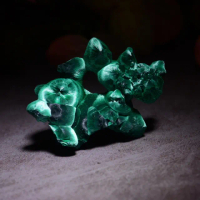 【SmileRocks 石麥】石麥水晶原礦 絲絨孔雀石原礦 No.621450989(SmilePad 6X9底板)