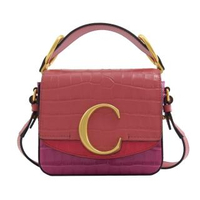 【Chloe’ 蔻依】品牌字母C LOGO拼接手提二用Mini包(紫桃)