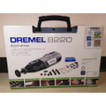 Dremel 8220 12V Max 鋰電調速刻磨機 - 3.2mm 夾頭容量，無負載轉速 33,000 rpm，附 30 種配件