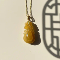 Liontin Burma Jade Kuning 20mm dengan Emas Asli 18K