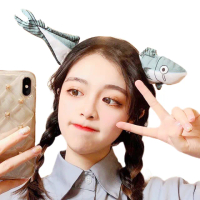 【派對配件】可愛鹹魚造型絨布髮箍(生日 拍攝道具 髮飾頭飾 萬聖節裝扮 兒童 趣味 聖誕節 搞怪交換禮物)