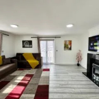 住宿 Spacious 3-Bed Home with Garden, Private Parking, Smart Tv's, Fast Wi-Fi 紐漢姆 倫敦
