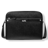 【Michael Kors】MK 男生 斜背方包 立體字母 防刮皮革 素面 男款 雙拉鍊收納 側背包 方包(37F4LRVC9U)