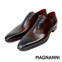 【MAGNANNI】西班牙鞋襟小壓紋牛津鞋 棕色(25069-BR)