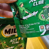 ZAK -/AMS COKLAT MILO COKLAT SUSU 67.5GR ISI 25 BLOK / MILO CUBE POUCH ( ORIGINAL ASLI NESTLE )