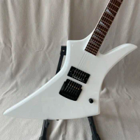 Custom Jackson Electric Guitar With White Finish Kahler Vibrato