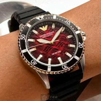 ARMANI42mm圓形黑金色精鋼錶殼機械鏤空錶盤矽膠深黑色錶帶款AR00053