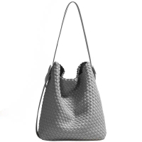 Beg Bahu Botol Air, Gaya Minimalis dan Praktikal, Untuk Wanita, Ketibaan Baru Musim Bunga 2025 bag  