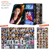 Set eksklusif 92 keping kad foto LOMO yang menampilkan kumpulan idola Vietnam Anh Trai Say Hi, baran