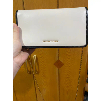 กระเป๋าสตางค์CHARLES KEITH ของแท้ใบยาว สะพายข้างได้ สายโซ่อะไหล่ทอง ซื้อจากสิงคโปร์ใหม่เอี่ยมไร้ตำหน