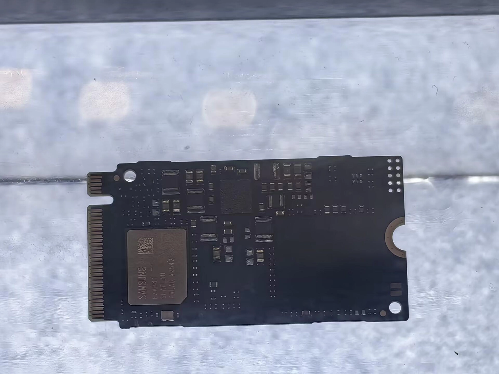 Samsung Unveils BM9K1 PCIe 5.0 QLC SSD: 11.4GB/s Speeds for Personal AI