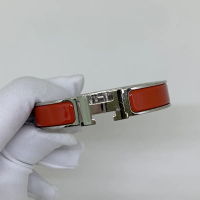 Pre-owned HERMES RED FASHION JEWELRY CLIC CLAC BRACELET (RUUV/KIUNT)