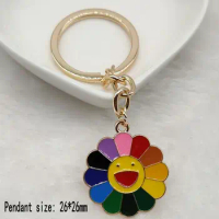 Cute and fashionable enamel daisy key chain Fashion Korean key chain Women's bag Keychain Pendant Jewelry