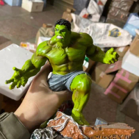 Marvel 24cm Limited The Avengers Hero Toys Hulk Doll Car Home Interior Pvc Action Figure Model Collection Toy Children Gift