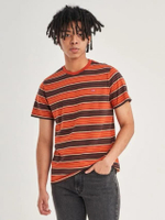 เสื้อยืด Men's Short Sleeve Classic Housemark T-Shirt รุ่น 56809-0077 สี Past Era Rooibos Tea