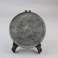 Fine antique bronze mirror with animal pattern of Han Dynasty
