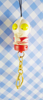【震撼精品百貨】Ultraman_鹹蛋超人~吊飾/鑰匙圈-站手刀