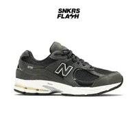 Sepatu Sneakers Pria NEW BALANCE 2002R BLACK GREY - ML2002RB 44