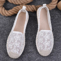 Women Summer Flat Shoes Rubber Outsole Fisherman's Shoes Breathable Mesh Loafer Flower Lace Shoes