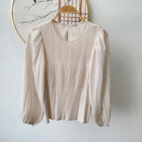 Miyke เสื้อยืดเสื้อแฟชั่นลำลองกระชับสัดส่วนจับจีบแขนระดับไฮเอนด์3710