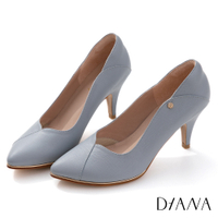 DIANA 7.5 cm奶油壓紋牛皮線條設計金屬側邊釦飾尖頭高跟鞋-BABY藍