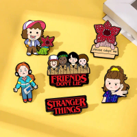 6 keping lencana logam kartun anime Rasuk Kreatif Watak Filem Stranger Things Pin Comel Dustin Hende