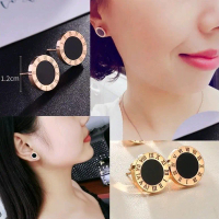Anting Tindik Bulat Hitam Romawi Fashion Pria/Wanita Titanium Anti Karat  Earrings Berlian anting  s