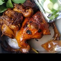Ayam pedaging bakar utuh plus sambel lalap