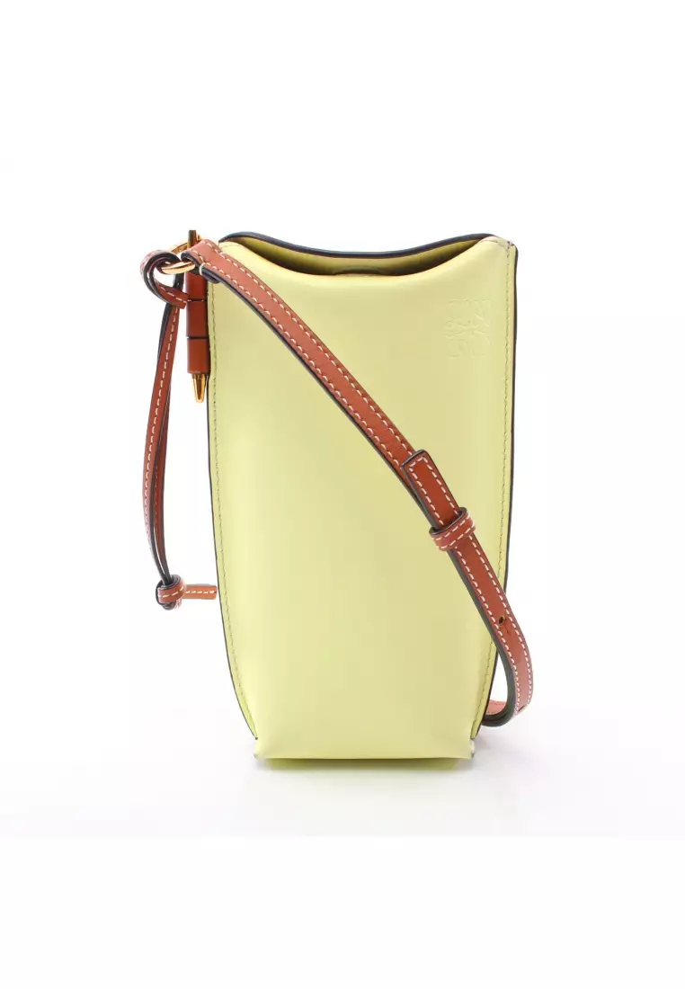 Loewe shop gate pocket