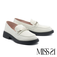 厚底鞋  MISS 21 質感金屬鍊條純色全真皮樂福厚底鞋－白