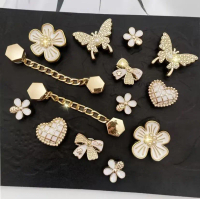 Bộ Sticker Cham 3D Bling Cao Cấp Có Nút Cài Gắn Dép Bướm kim loại giả/Hoa