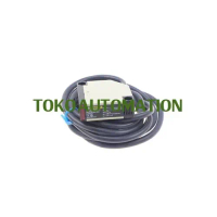 E3JK-R2M1 2.5m DC AC SPDT retro-reflective photoelectric sensor SH34