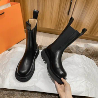 2021 Black Leather Platform Boots Women High Chunky Slip on Winter Shoes Autumn Round Toe Flat with Chelsea Boots for Women