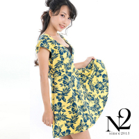 洋裝 扶桑花深V顯瘦剪裁短版洋裝 (黃色) N2