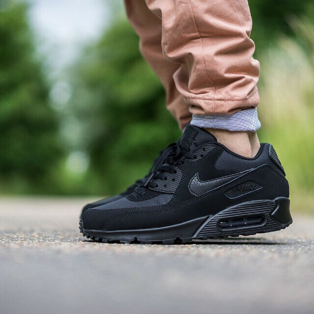 air max 90 ultra essential in grau