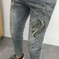 Fashionable Stylish Youth Luxury Work Jeans for Men Slim Fitting with Unique Lion Prints Classic with Rhinestone Denim Trousers
